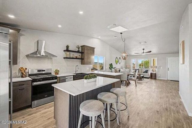 9910 E Gray Hawk Drive, Tucson, AZ 85730