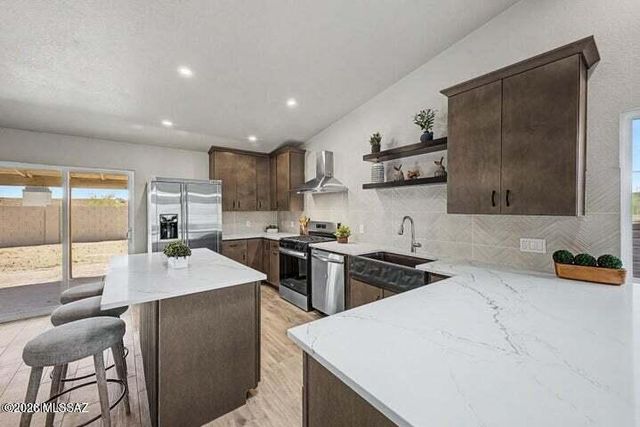 9910 E Gray Hawk Drive, Tucson, AZ 85730