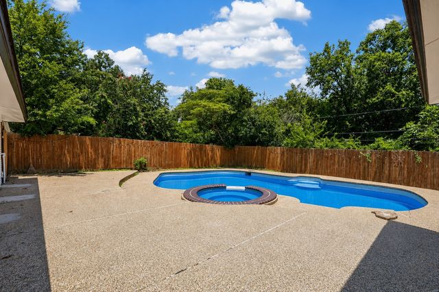 5473 Wayside Avenue, Fort Worth, TX 76134
