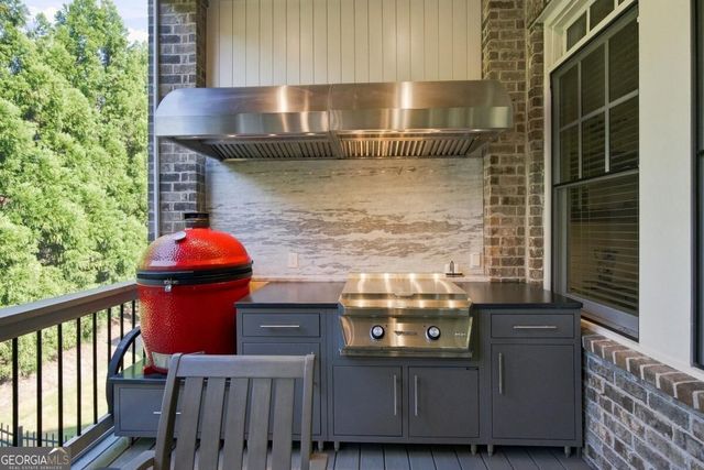 11715 Stratham Drive, Alpharetta, GA 30009