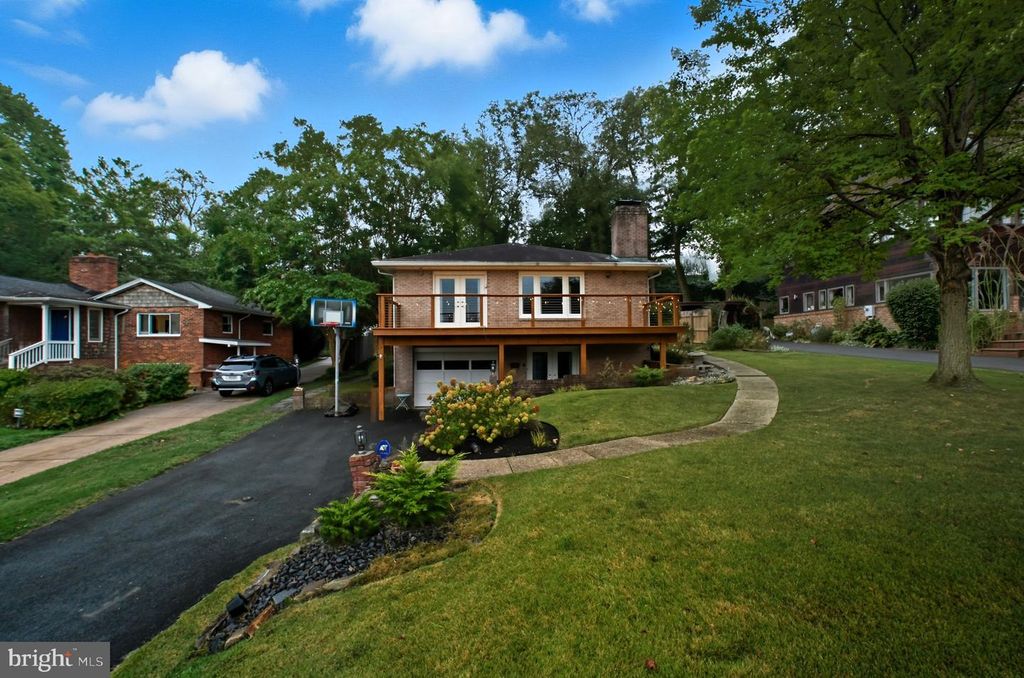6251 LAKEVIEW DR, Falls Church, VA 22041