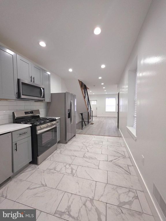 904 STERNER ST, PHILADELPHIA, PA 19133 — photo 4