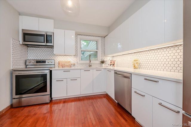 132 Litchfield Avenue, Babylon, NY 11702