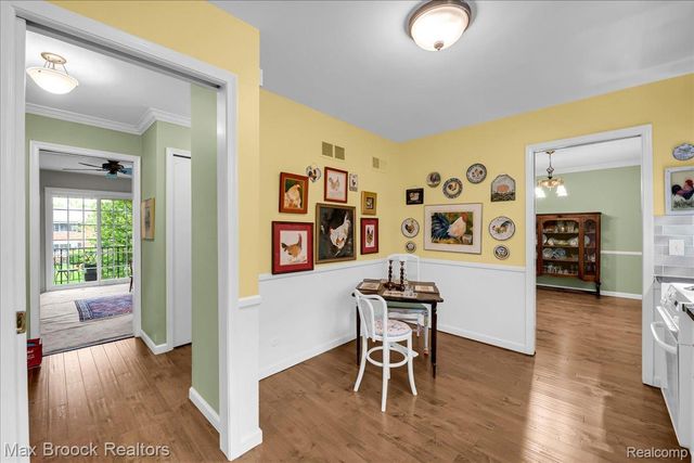 1711 Huntingwood Lane C, Bloomfield Charter Township, MI 48304