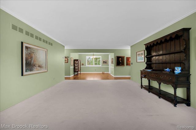 1711 Huntingwood Lane C, Bloomfield Charter Township, MI 48304