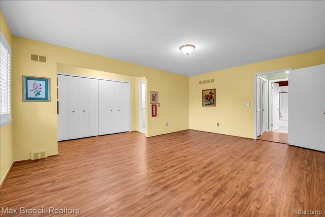 1711 Huntingwood Lane C, Bloomfield Charter Township, MI 48304