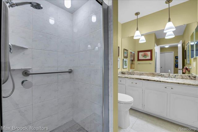 1711 Huntingwood Lane C, Bloomfield Charter Township, MI 48304