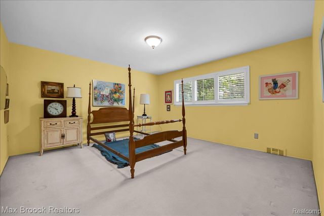 1711 Huntingwood Lane C, Bloomfield Charter Township, MI 48304