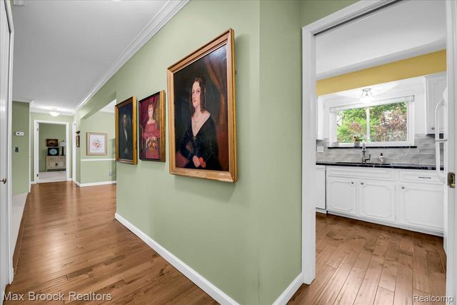 1711 Huntingwood Lane C, Bloomfield Charter Township, MI 48304