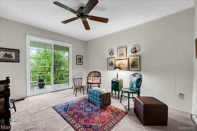 1711 Huntingwood Lane C, Bloomfield Charter Township, MI 48304
