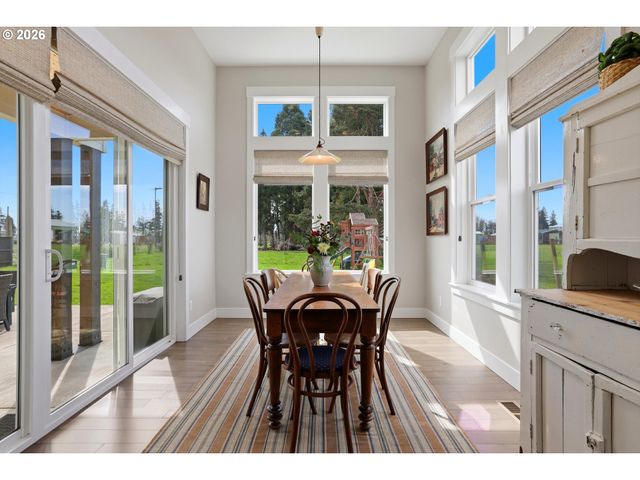 19065 Ne BEAVER Ln, Aurora, OR 97002