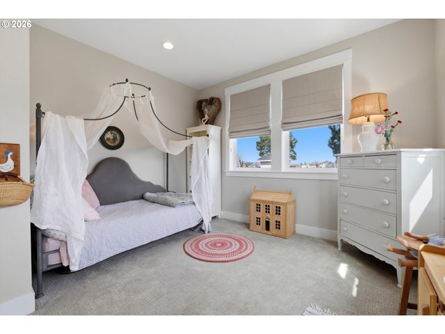 19065 Ne BEAVER Ln, Aurora, OR 97002
