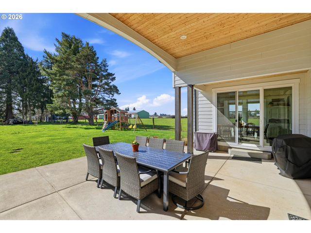 19065 Ne BEAVER Ln, Aurora, OR 97002
