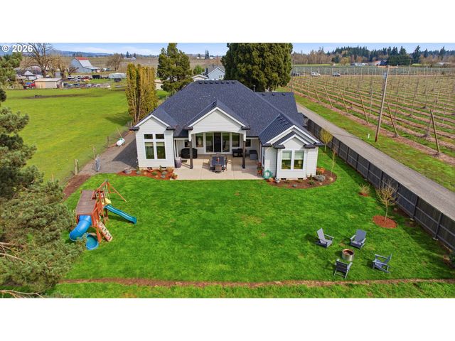 19065 Ne BEAVER Ln, Aurora, OR 97002