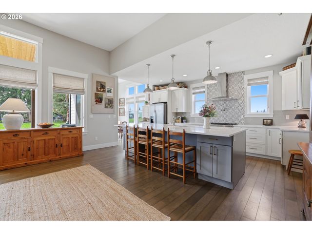 19065 Ne BEAVER Ln, Aurora, OR 97002
