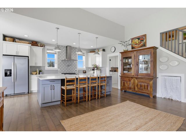 19065 Ne BEAVER Ln, Aurora, OR 97002