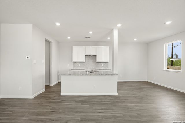11115 Luckenbach Loop, Converse, TX 78109