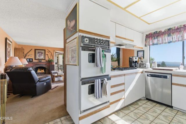 3825 Skycrest Drive, Pasadena, CA 91107