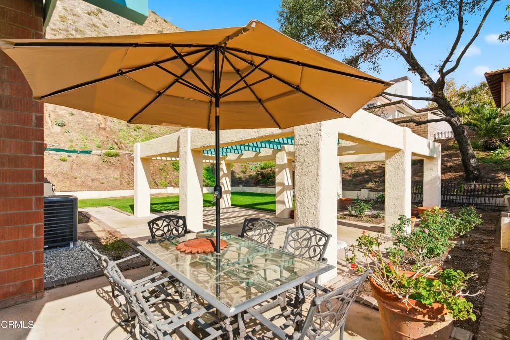 3825 Skycrest Drive, Pasadena, CA 91107