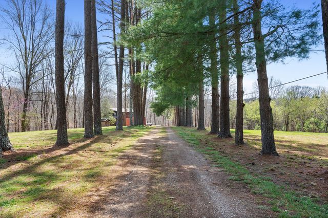 381 Studer Rd, Manchester, TN 37355