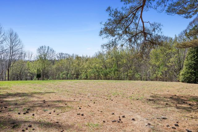 381 Studer Rd, Manchester, TN 37355