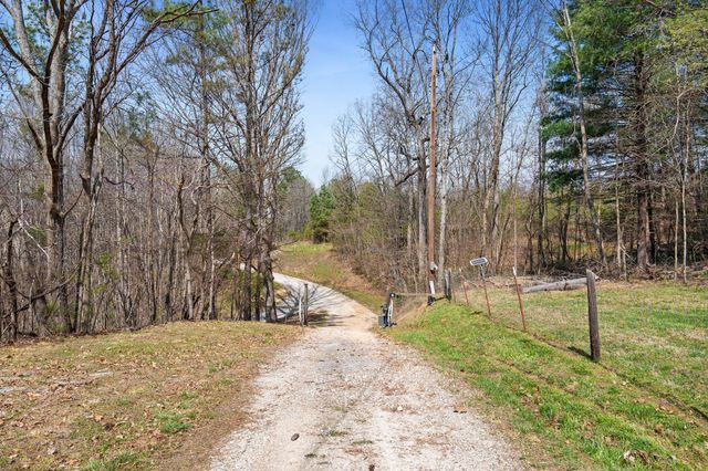 381 Studer Rd, Manchester, TN 37355