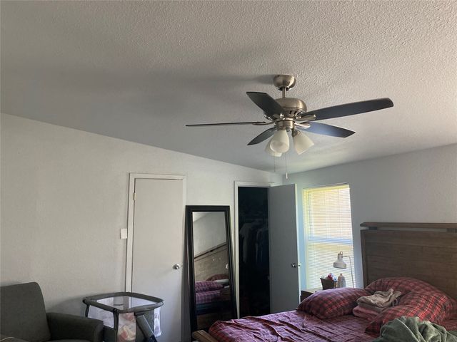 1205 E Henderson Street, Cleburne, TX 76031