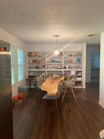 1205 E Henderson Street, Cleburne, TX 76031