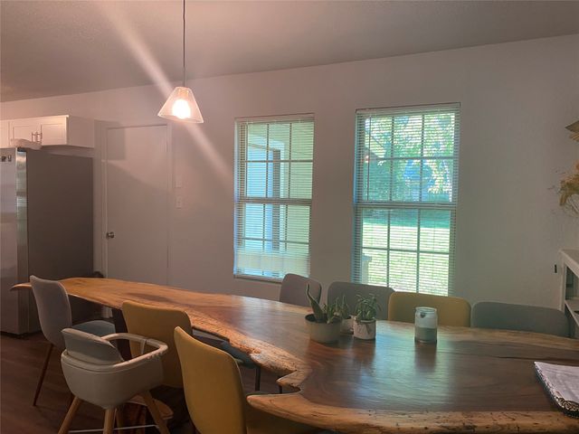 1205 E Henderson Street, Cleburne, TX 76031