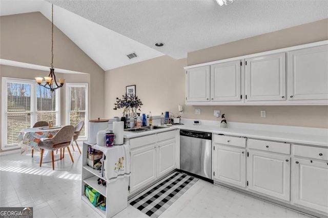 111 Overlook Heights Way, Stockbridge, GA 30281