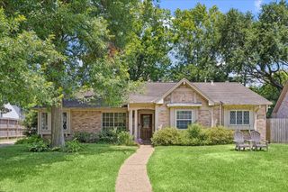 13822 Saint Marys Lane, Houston, TX 77079