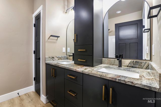 1580 Mary Alice Lake Way, Twin Falls, ID 83301