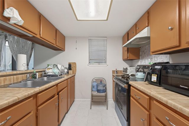 11311 Harwin Drive 10, Houston, TX 77072