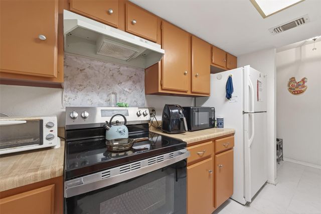 11311 Harwin Drive 10, Houston, TX 77072