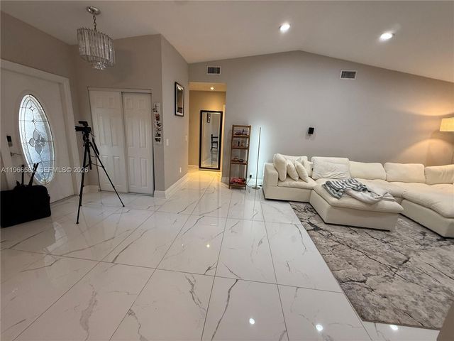 20888 Sugarloaf Ln, Boca Raton, FL 33428