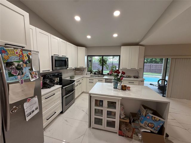 20888 Sugarloaf Ln, Boca Raton, FL 33428