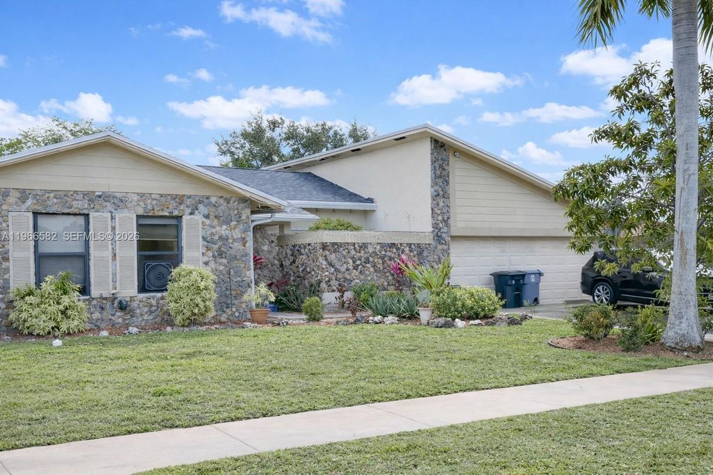 20888 Sugarloaf Ln, Boca Raton, FL 33428