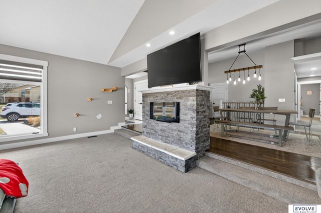 11884 Lewison Lane, Gretna, NE 68028