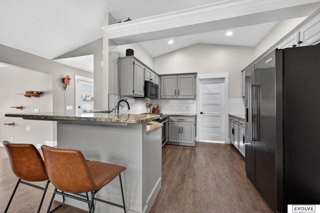 11884 Lewison Lane, Gretna, NE 68028