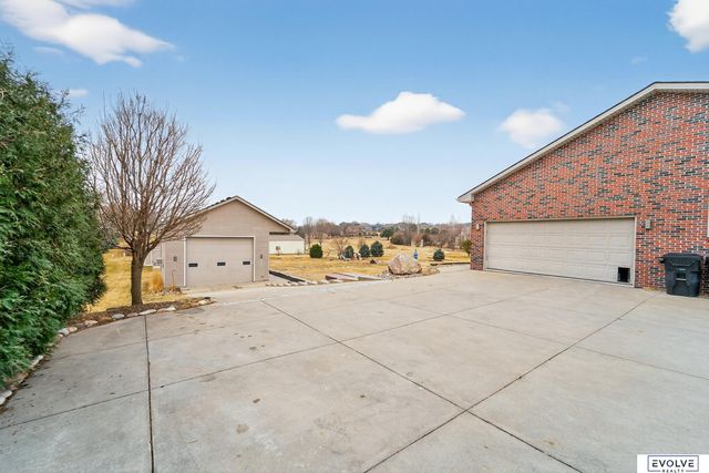 11884 Lewison Lane, Gretna, NE 68028