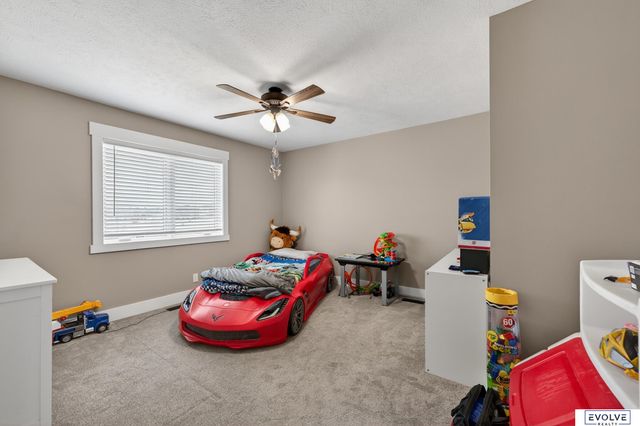 11884 Lewison Lane, Gretna, NE 68028