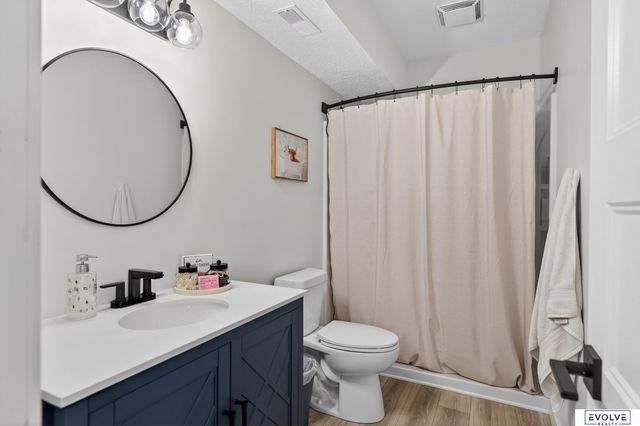 11884 Lewison Lane, Gretna, NE 68028