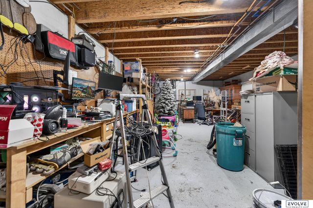 11884 Lewison Lane, Gretna, NE 68028