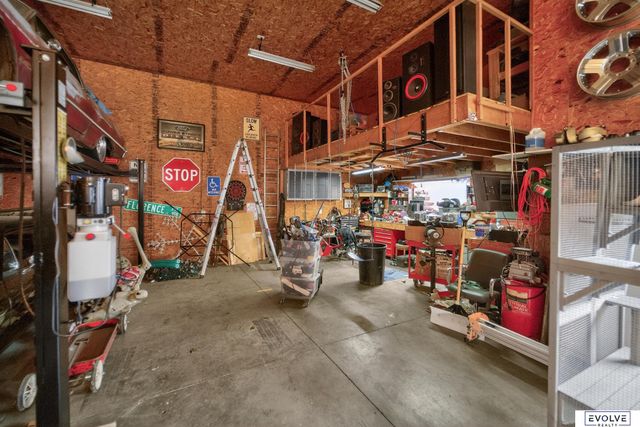 11884 Lewison Lane, Gretna, NE 68028