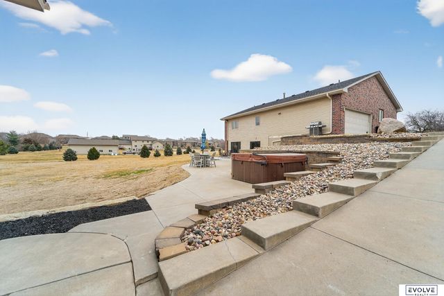 11884 Lewison Lane, Gretna, NE 68028