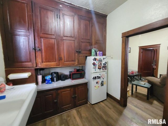 1102 E FRYE Street, Peoria, IL 61603