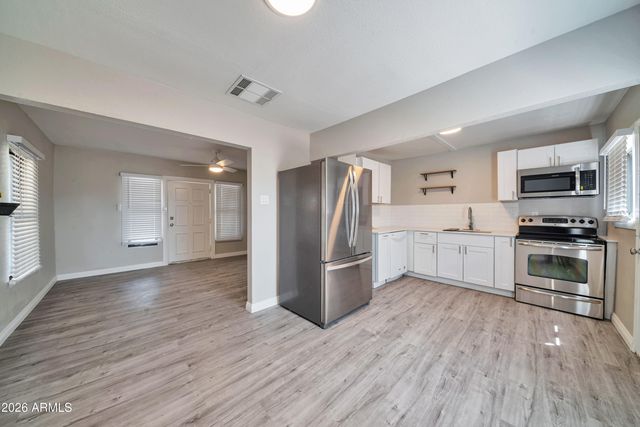 830 S 15th Avenue, Phoenix, AZ 85007