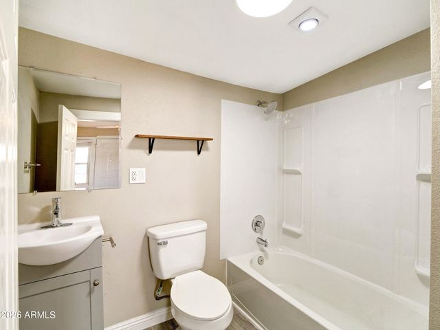 830 S 15th Avenue, Phoenix, AZ 85007