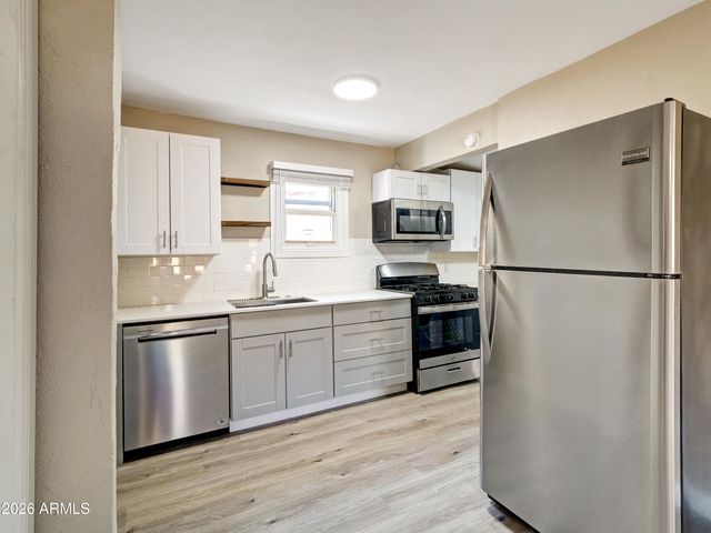 830 S 15th Avenue, Phoenix, AZ 85007