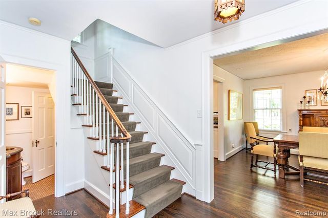 26255 Pembroke Road, Huntington Woods, MI 48070